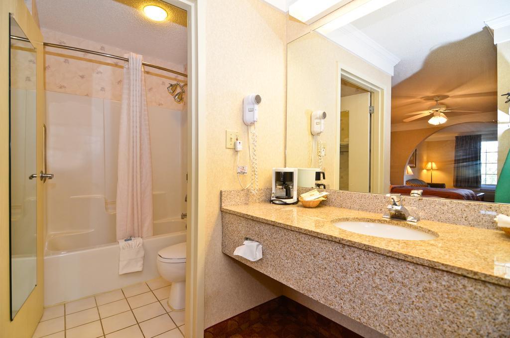Peach State Inn & Suites Hawkinsville Dış mekan fotoğraf