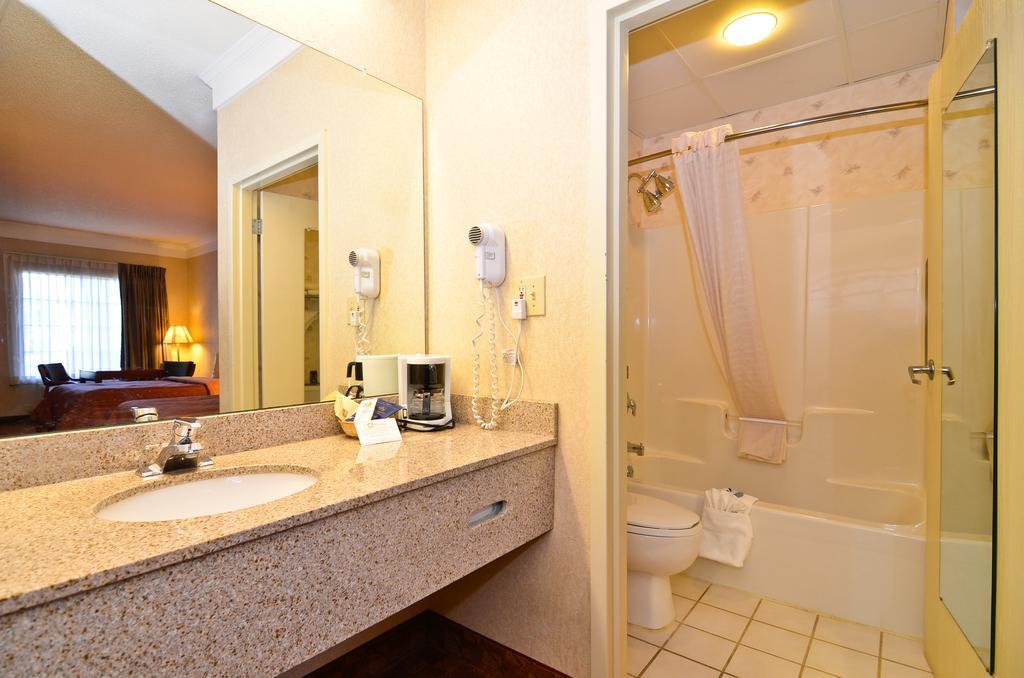 Peach State Inn & Suites Hawkinsville Dış mekan fotoğraf