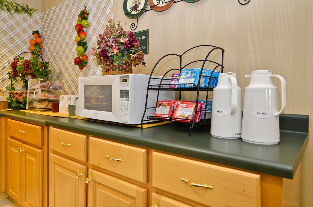 Peach State Inn & Suites Hawkinsville Dış mekan fotoğraf